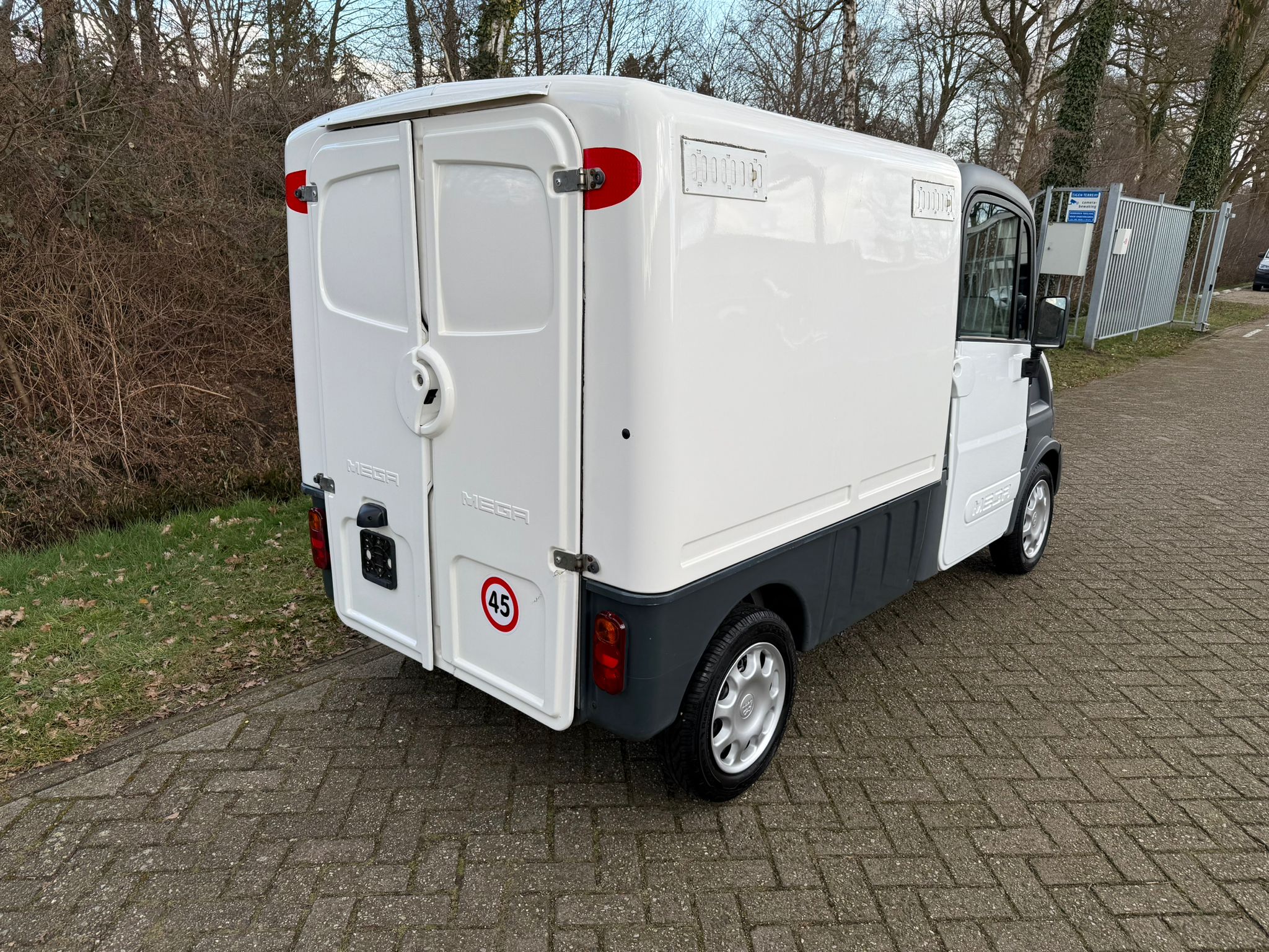 ec7b0077-1592-49ef-9cf4-4637e5b456a4